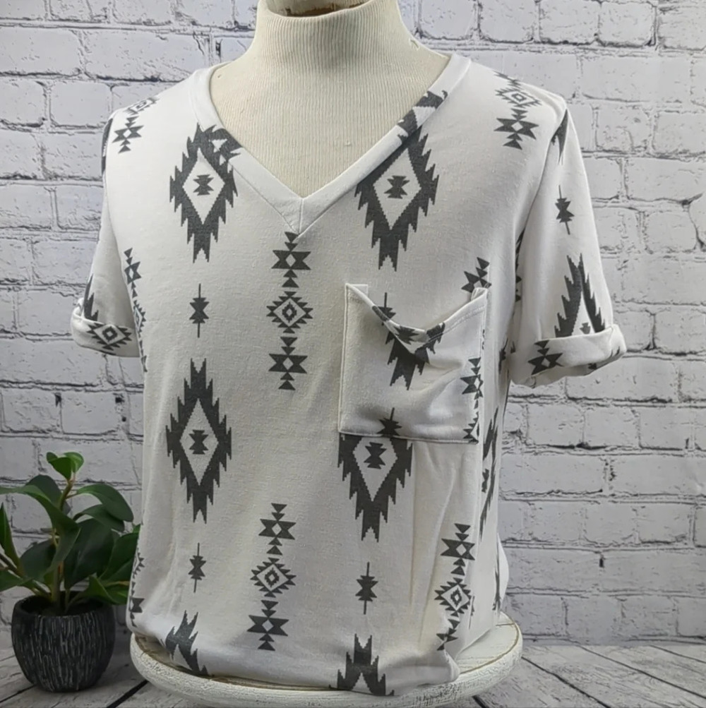 Black & white shirt short sleeves Aztec design blouse, pocket, XL